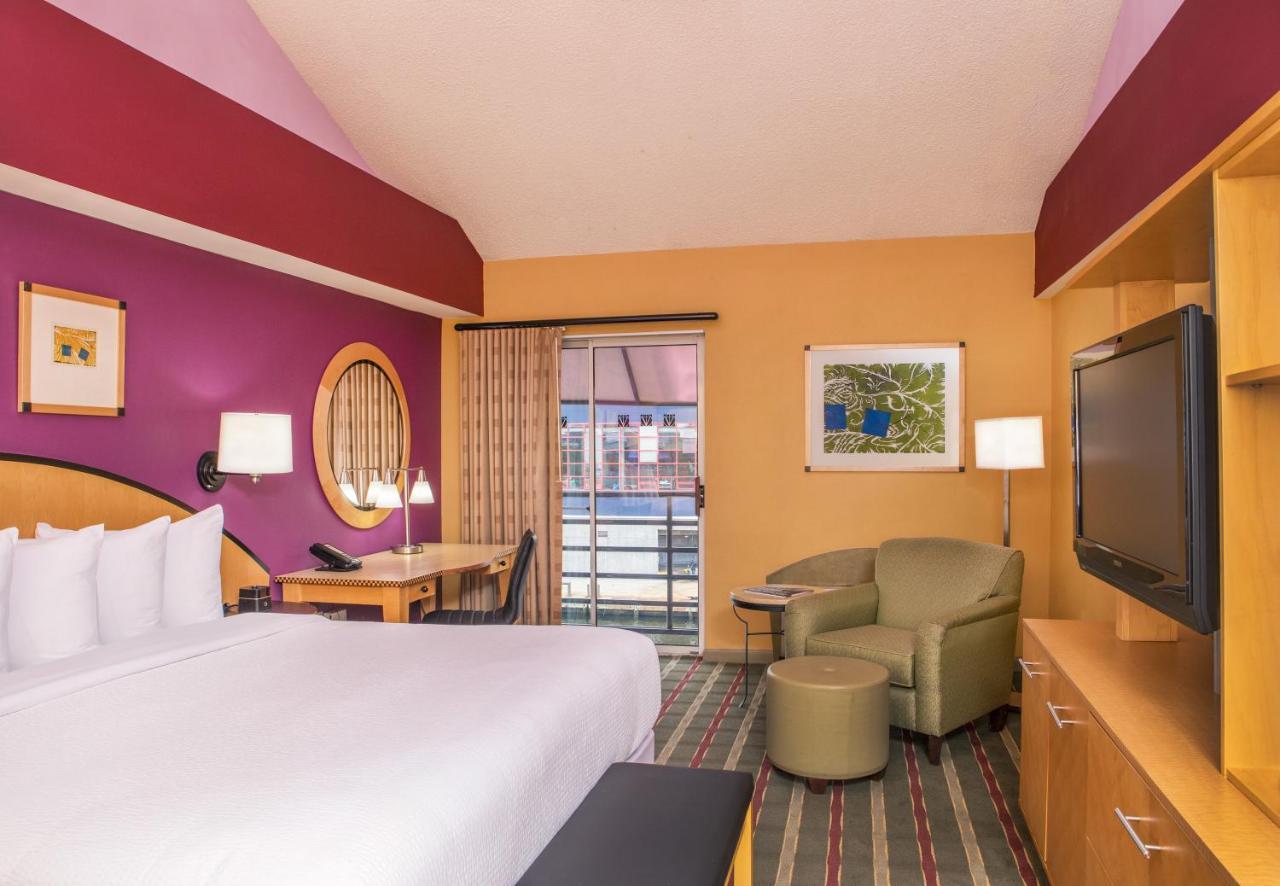 Pier 5 Hotel Baltimore Exterior photo